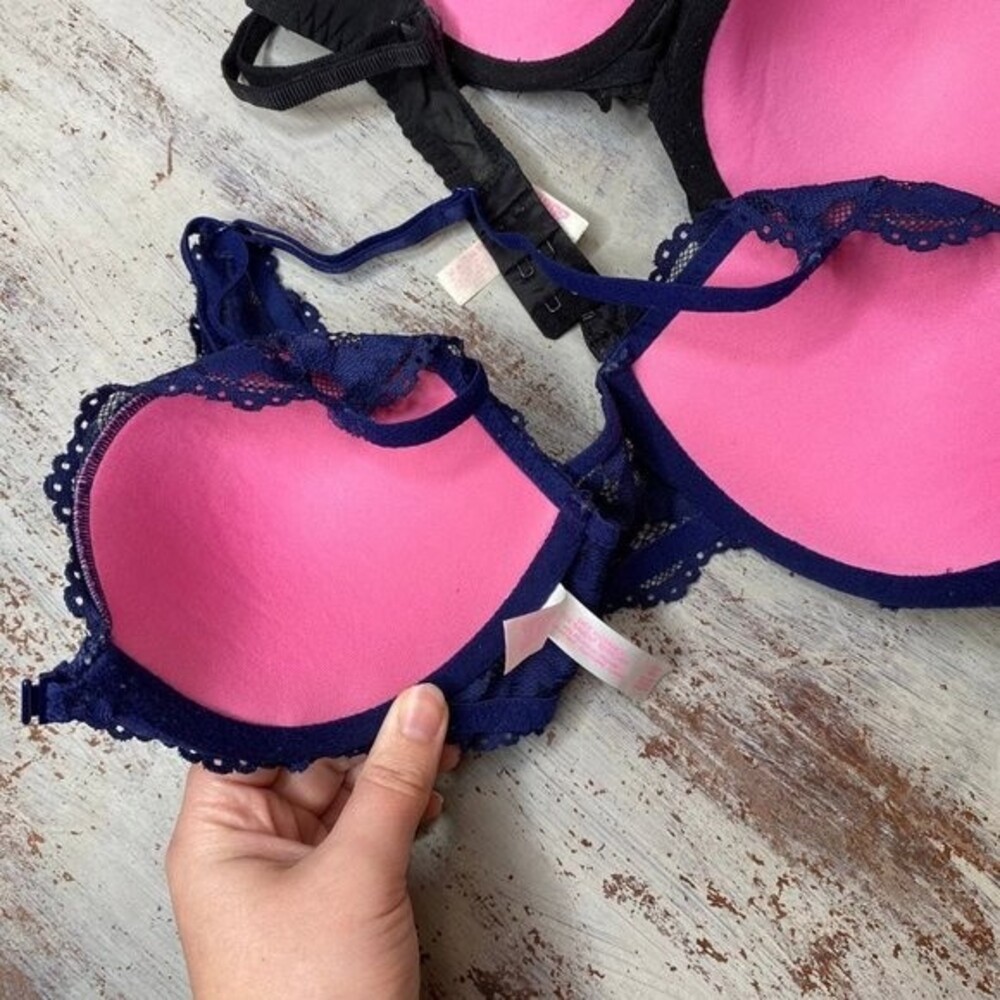 2 Pink Victoria’s Secret Bra Bundle 32C - Picture 9 of 9